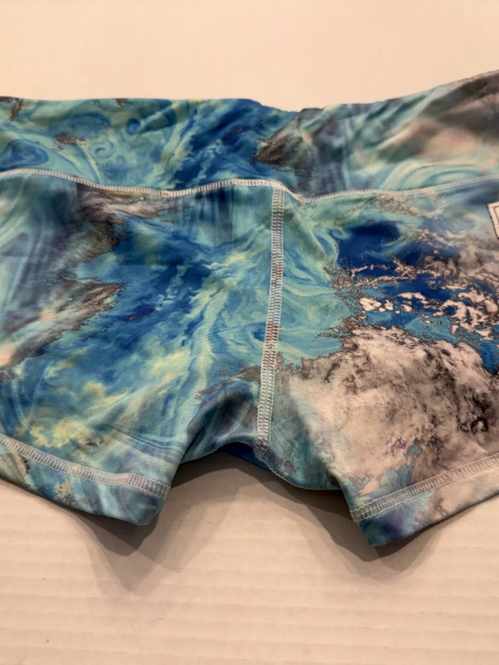 FLEO Arctic Blast Shorts | 2.5" Inseam | Size Large | EUC - Picture 3 of 3